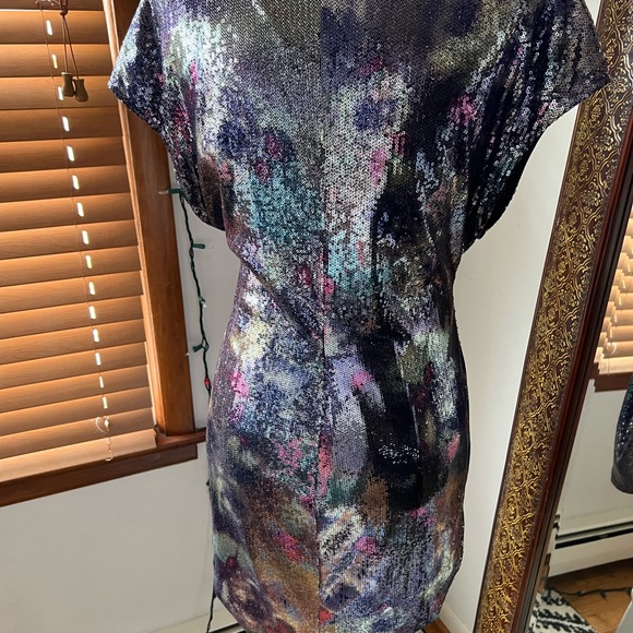 Womens dress - Picture 9 of 12